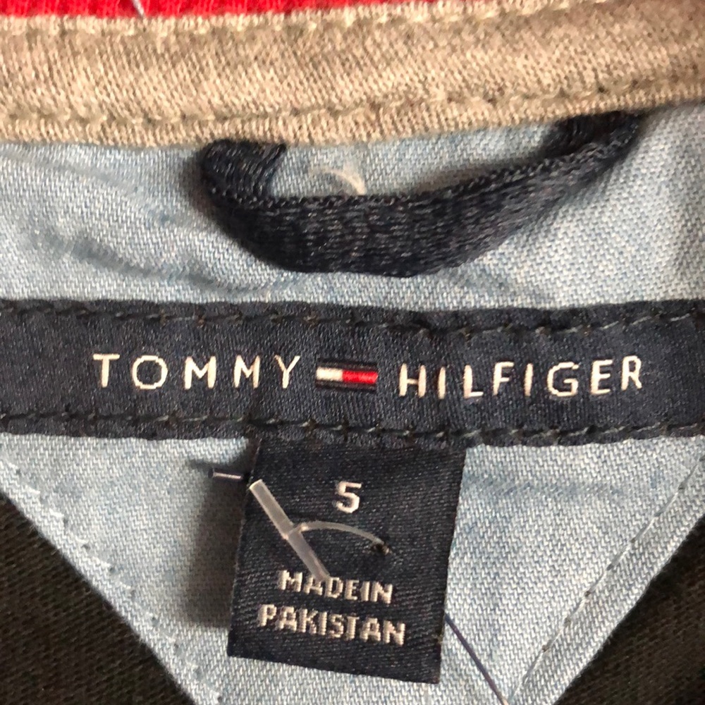 NWT - Tommy Hilfiger Boys 1/4 Zip Pullover - Picture 6 of 8